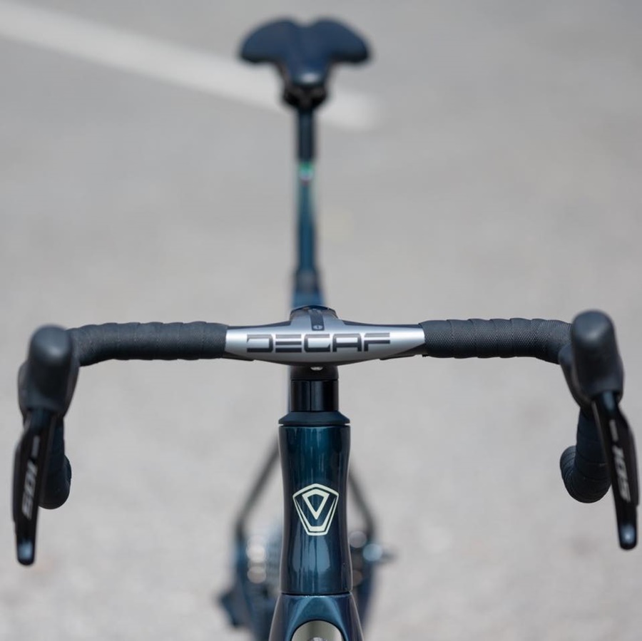 จักรยานเสือหมอบ JAVA FUOCO TOP PRO FULL CARBON ชุดขับเคลื่อนเกียร์ไฟฟ้า SHIMANO 105 Di2 24speed ผ่านการรองรับมาตรฐาน UCI