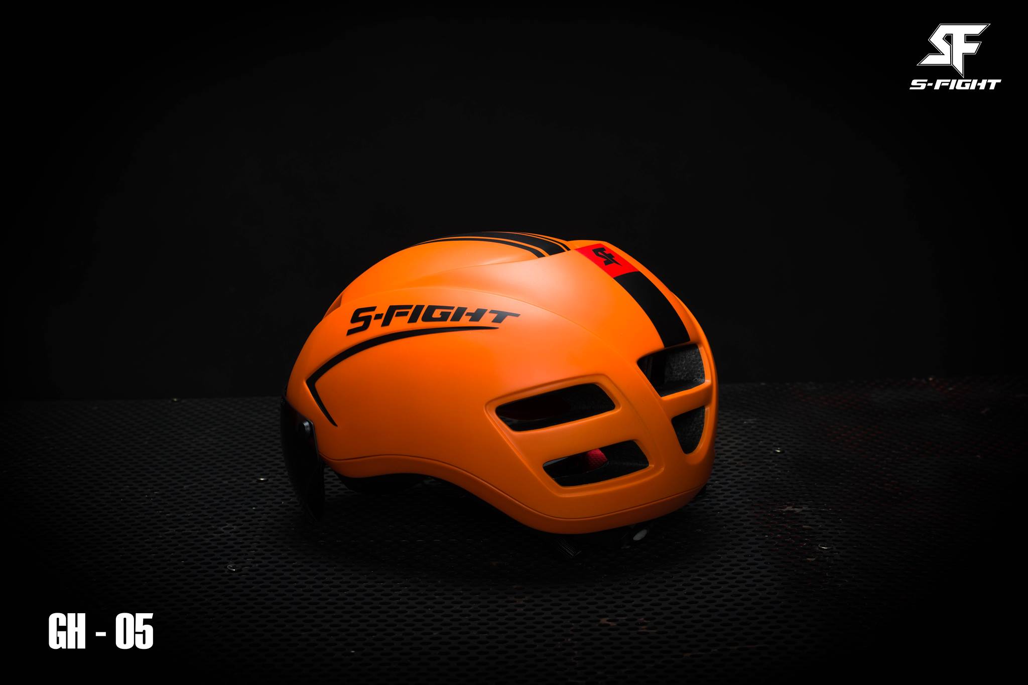 หมวก S-Fight AERO HELMET, GH-05 รอบศรีษะ 54-58 cm มีแว่นในตัว แว่นเป็นแบบแม่เหล็ก ถ้าไม่ใช้พลิกแว่นเก็บได้