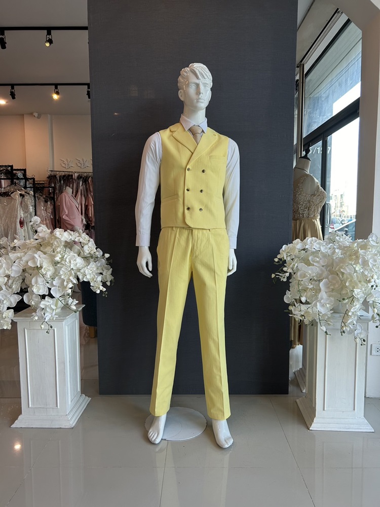 พร้อมเช่า ชุดสูทชาย สีเหลืองพาสเทล 1 กระดุม (พร้อมเสื้อกั๊ก) ผ้า Cotton twill 100% ทอลายในตัว