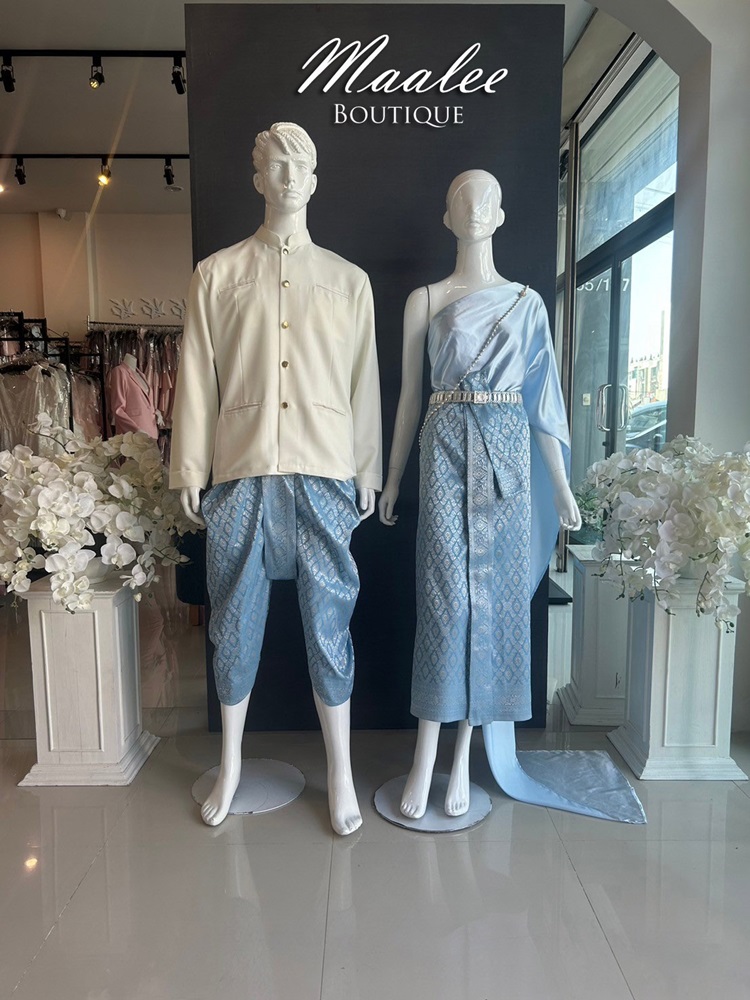 เช่า ชุดไทย ชุดเพื่อนเจ้าสาว ชุดไทยผ้าถุงสีฟ้าเทาเงิน สไบสีฟ้า