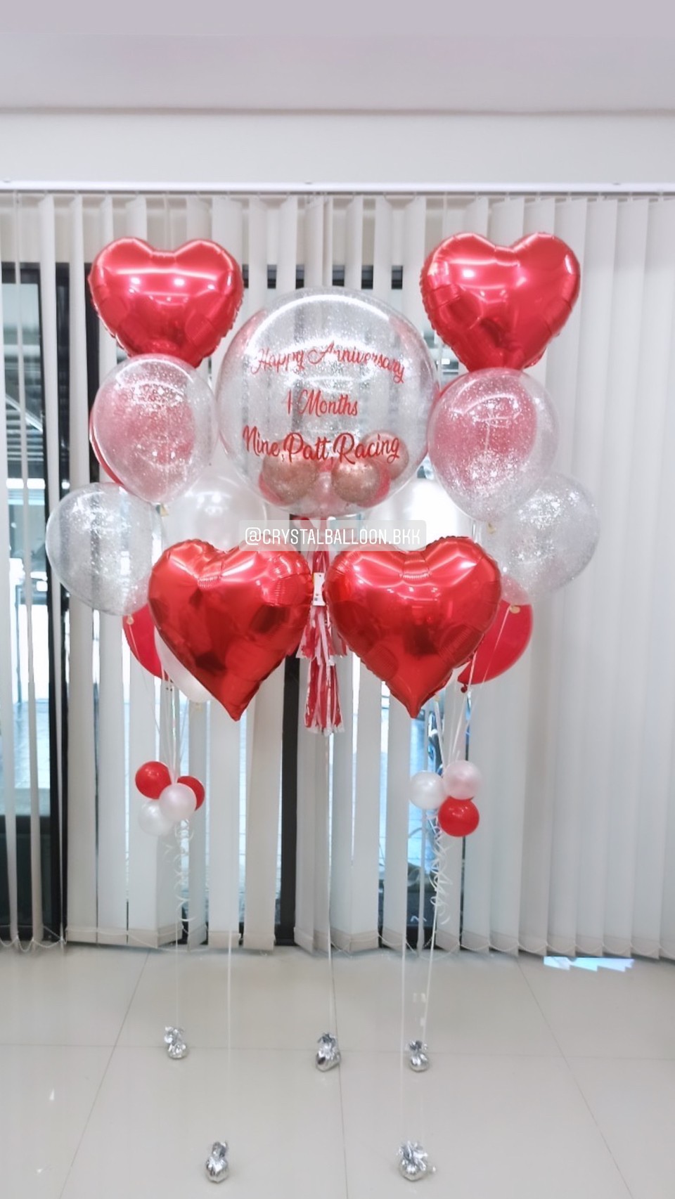 ลูกโป่ง Anniversary Bubble ขนาด 24" Theme สีแดง พร้อมตกแต่ง ช่อลูกโป่งฟอยล์หัวใจ 18" 2 ช่อ,ลูกโป่งใส ใส่กลิตเตอร์,ฟอยล์หัวใจ 18" ตั้งวางเดี่ยว 2 ชิ้น สามารถเปลี่ยนสีลูกโป่ง/เปลี่ยนข้อความ/เปลี่ยนขนาดได้