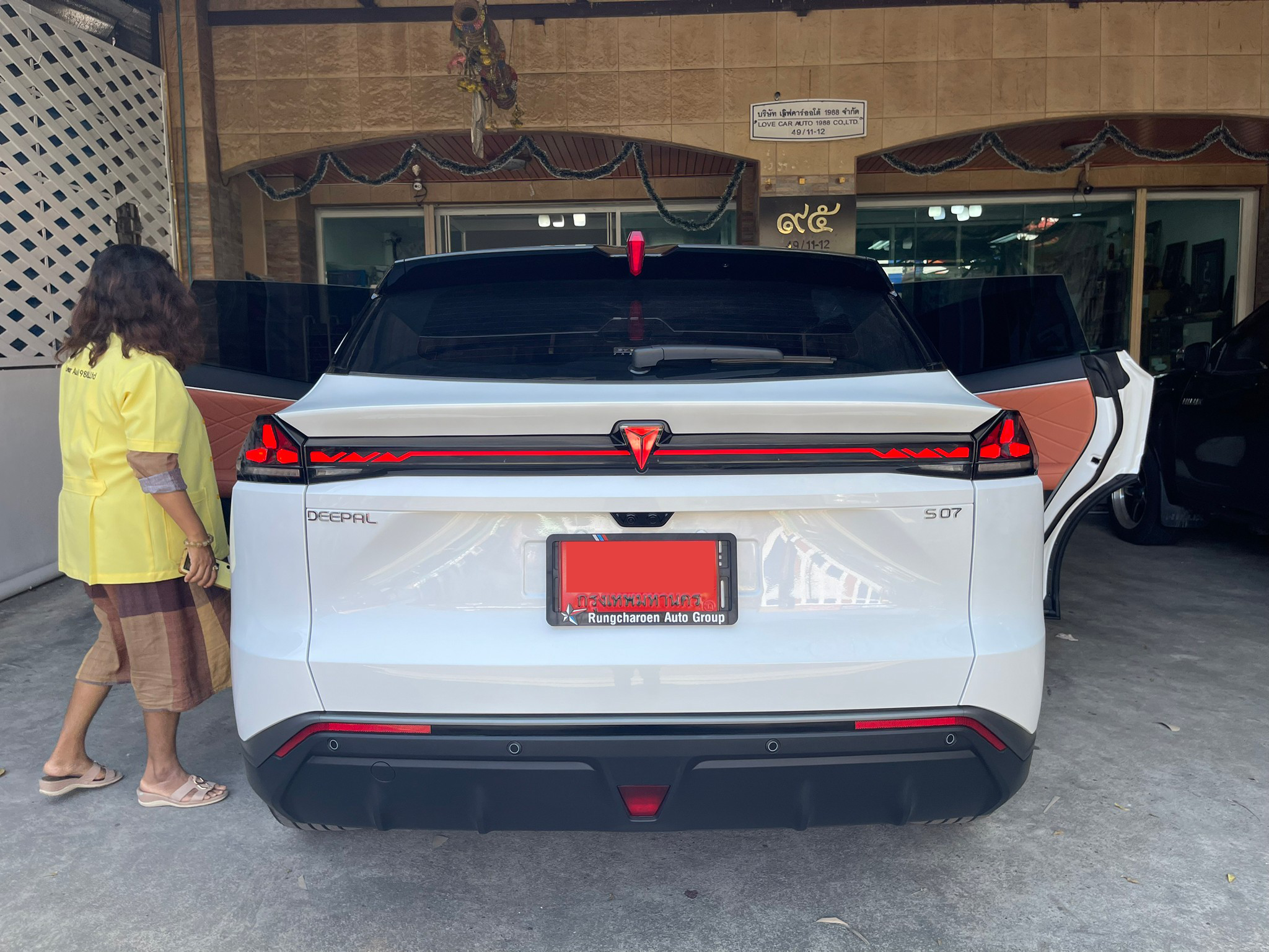 พรมรถยนต์ Changan Deepal S07 เอสโอเซเว่น ปูพรม6D สีดำด้ายดำ 8 ชิ้น