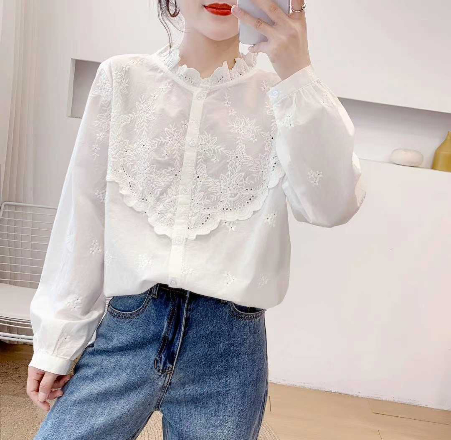 เสื้อผ้าฝ้ายลายปักลูกไม้แต่งคอระบาย