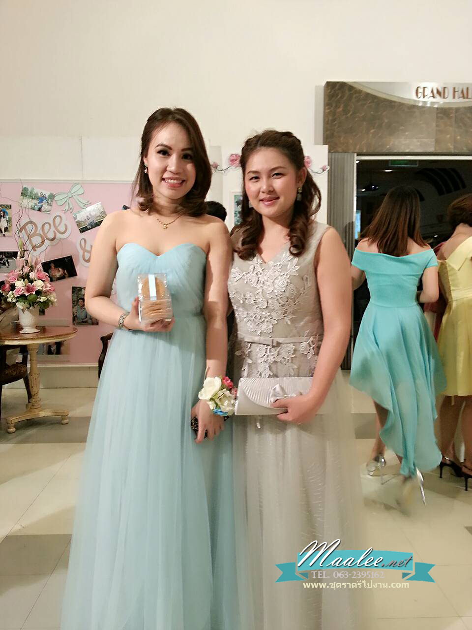 พร้อมเช่า ชุดราตรีสั้น แขนกุด สีเทา แต่งลายลูกไม้ ผ้าตาข่าย ข้างในปักเลื่อมสวย