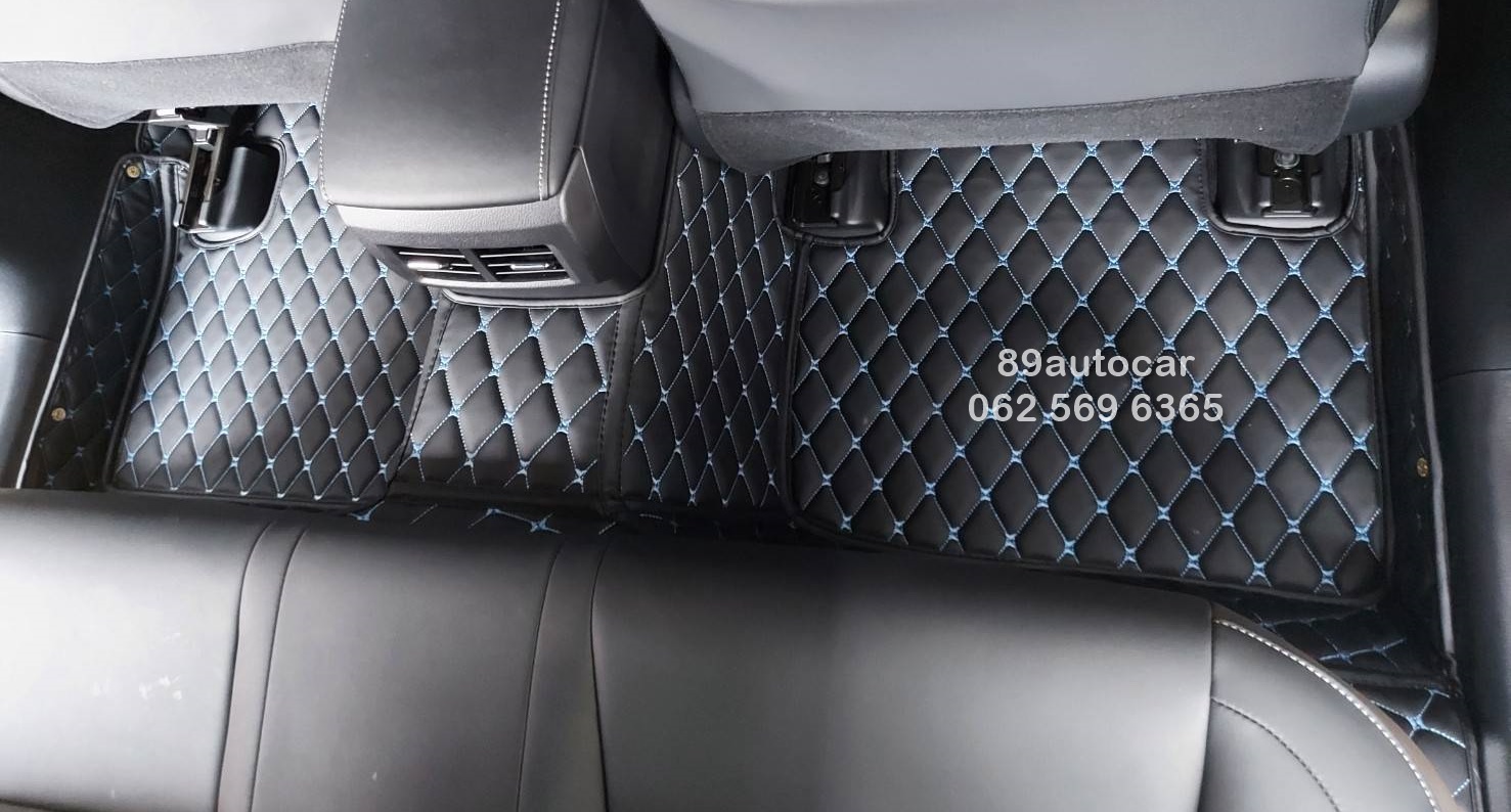 ขายพรมรถ Lexus IS300H ปี 2021 ปพรม6D สีดำด้ายฟ้า เต็มคัน