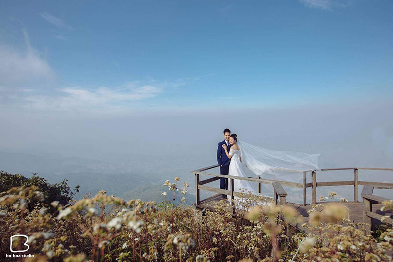 พร้อมเช่า ชุดสูทชาย สีน้ำเงินกรมท่า แบบเนี๊ยบ งานเกรดเจ้าบ่าว