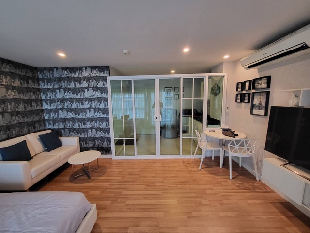 ให้เช่า วี คอนโด เอกมัย-รามอินทรา ชั้น 7 ห้อง 33 ตร.ม.เฟอร์ครบ ใกล้ตลาดเลียบด่วน