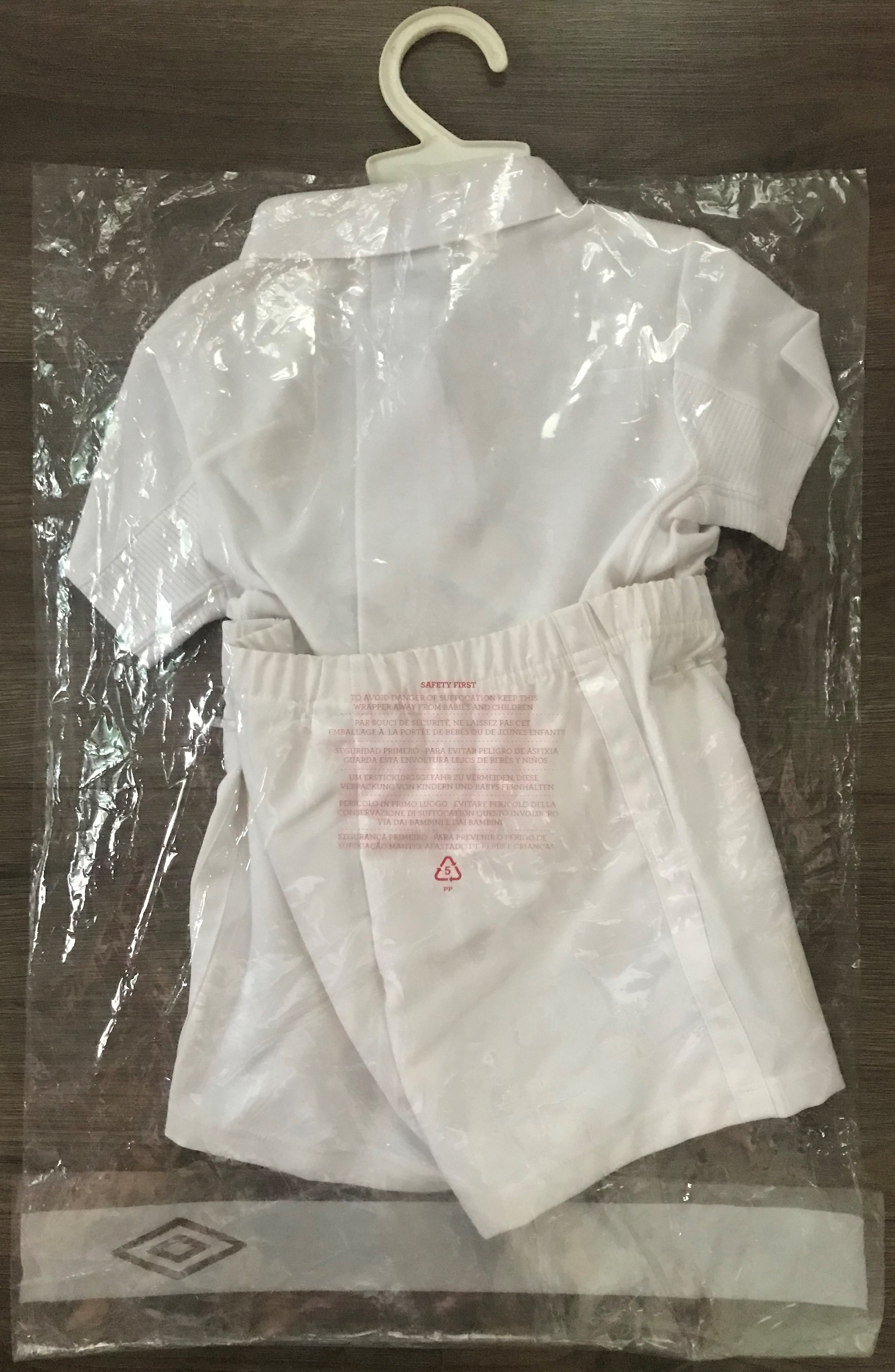 เสื้อฟุตบอล ทีมชาติอังกฤษ ชุดเหย้า ชุดลุยศึกฟุตบอลโลก 2010 ใหม่ Infant 12-18 M-Size / ENGLAND Football Shirt Home Kit World Cup 2010 Jersey NEW Infant 12-18 M-Size