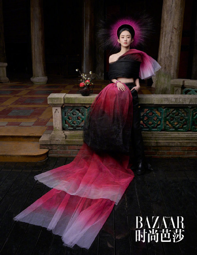 นิตยสาร BAZAAR 2021 ปก จ้าวลี่อิง (Zhao Liying)