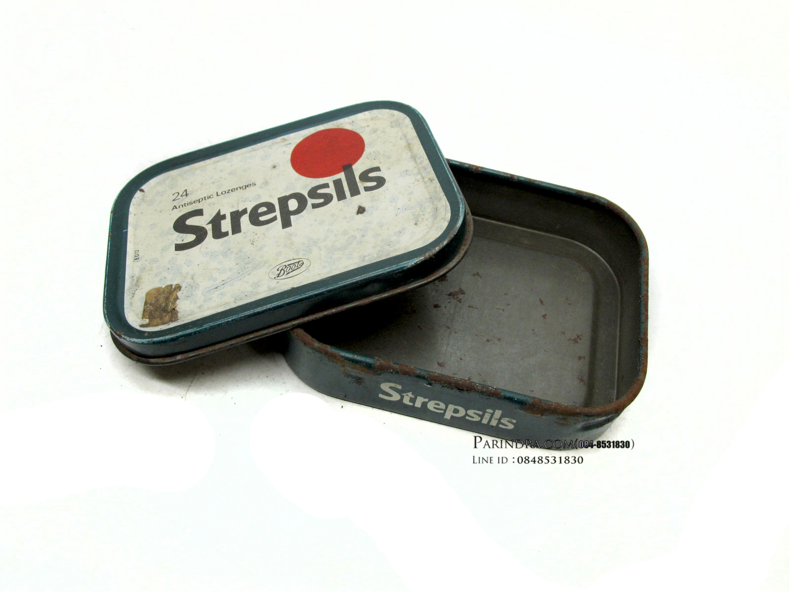 กล่องเหล็ก Strepsils รุ่นเก่า สีเขียวมะกอก ปี 1985