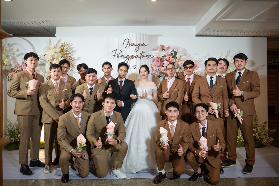 พร้อมเช่า ชุดสูทชาย สีน้ำตาล คลาสสิก รุ่นกระดุมเดียว (พร้อมเสื้อกั๊ก)