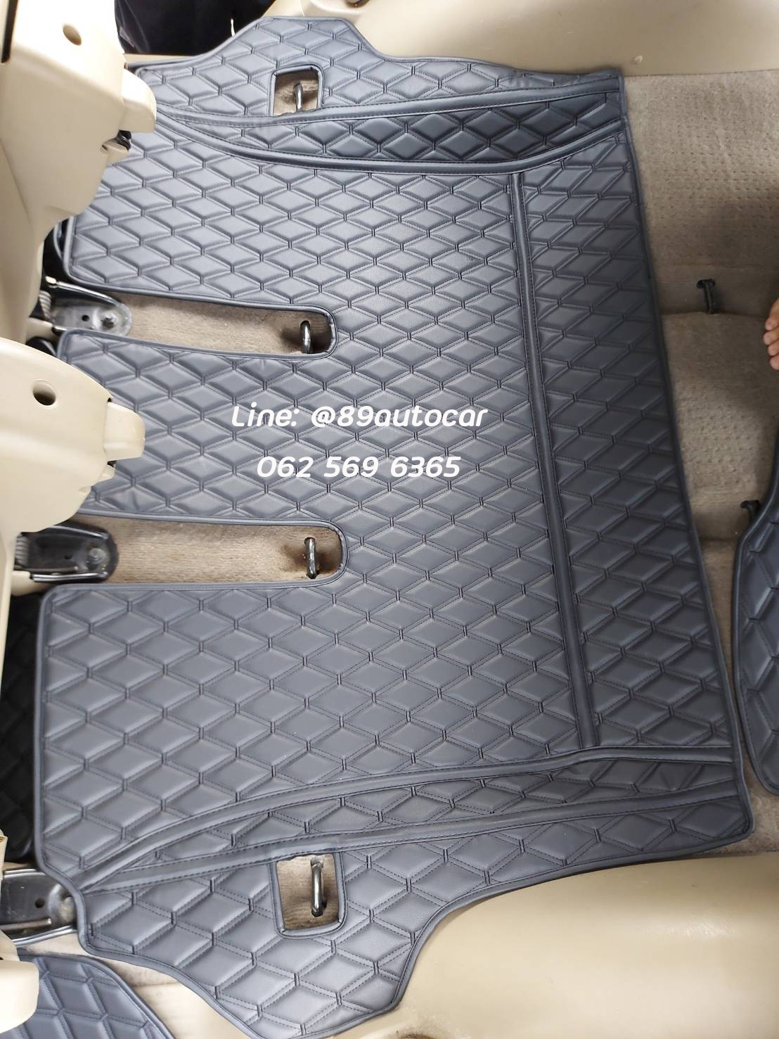 Toyota Fortuner (โตโยต้า ฟอจูนเนอร์) 2005-2014 ปูพรมVVIP สีดำด้ายดำ เต็มคัน