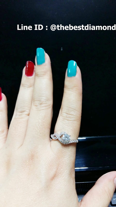 BR213RD+แหวนดีไซน์ เก๋ เรียบ หรู งามมากๆๆ เหมือนของแท้สุดๆเล่นไฟวิ๊งๆ รับประกันความสวย