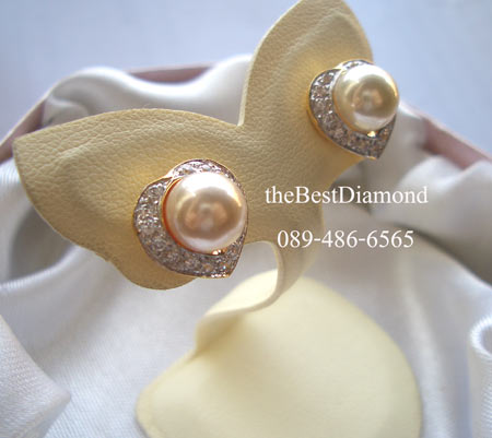 สินค้าหมด===BE507+++ต่างหู pearl in Heart+++ ต่างหูมุก ดูดี หรูหรา ดีไซน์เก๋ มุกอยู่ตรงกลาง โดยขอบเพชรเป็นรูปหัวใจ ดูผู้ดีสุดๆ