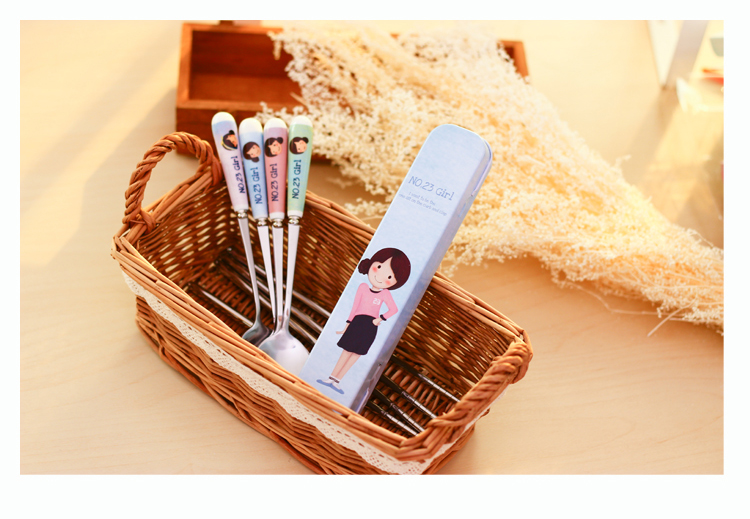 ชุดช้อน-ตะเกียบ พร้อมกล่องเหล็กพกพา