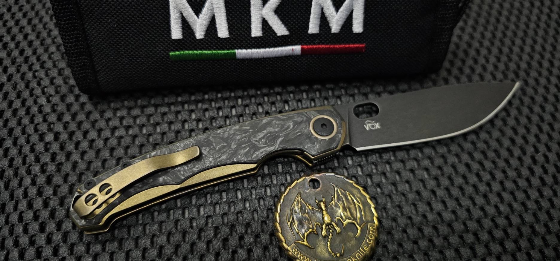 MKM ECLIPSE - MAGNACUT DSW bld - BRO Ti FRAME, DARK MATTER BLACK CF OVERLAY - DSW Ti SPACER, BRO Ti CLIP - FLIPPER + THUMB HOLE OPENING