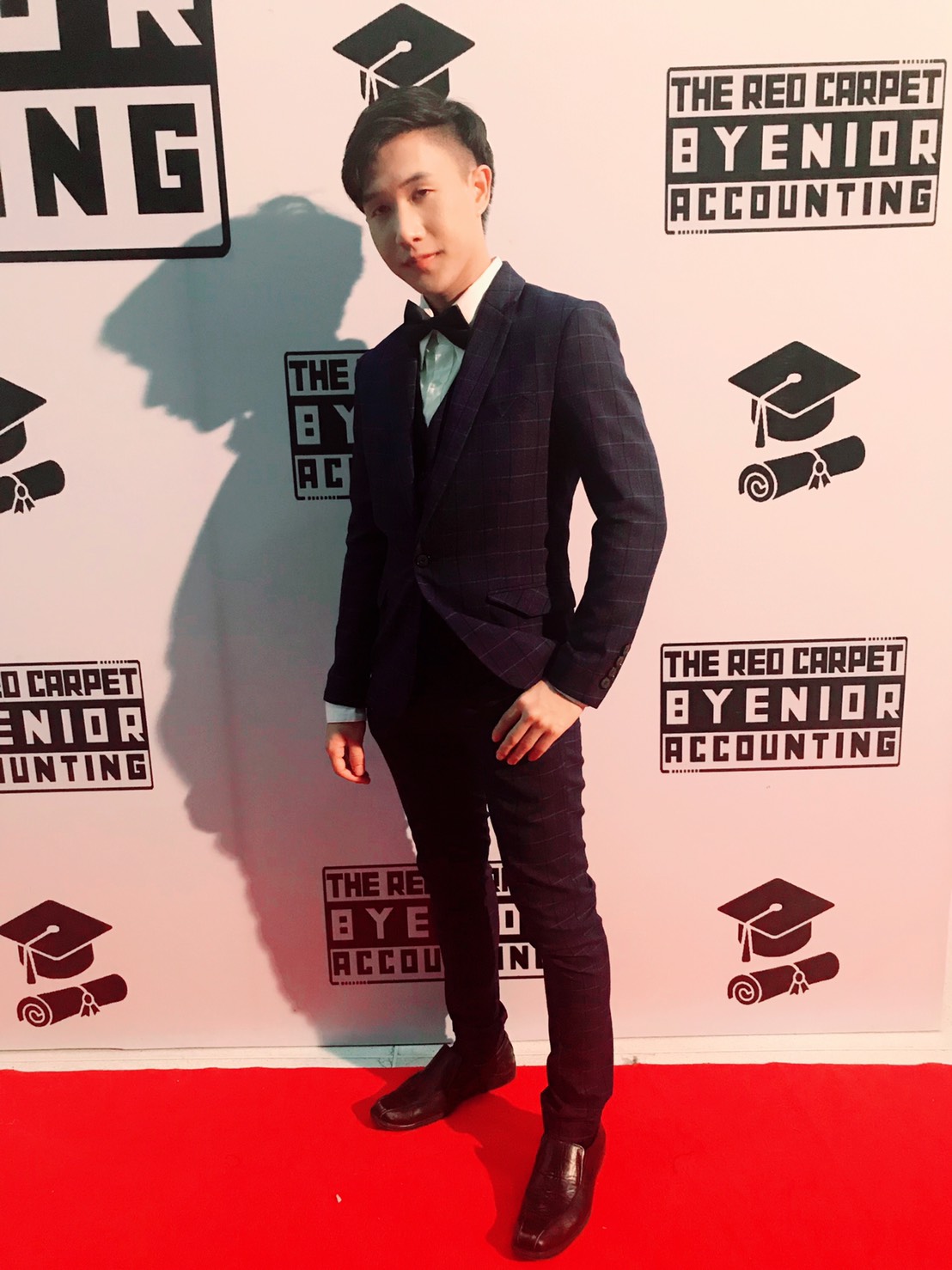 พร้อมเช่า ชุดสูทชาย สีน้ำเงิน ลายตาราง ทรงเข้ารูป สไตล์เกาหลี พร้อมเสื้อกั๊ก