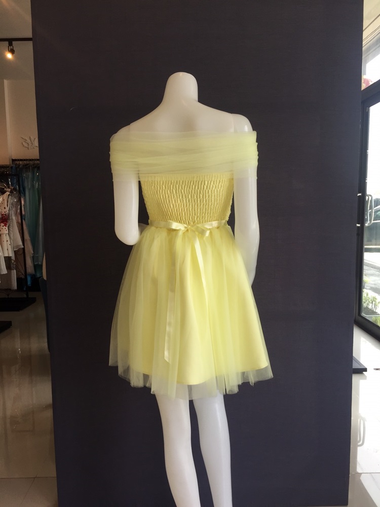 พร้อมส่ง ชุดราตรีสั้น เพื่อนเจ้าสาว แบบ A ผ้าแยกชิ้น ใส่แบบเกาะอก หรือ ปิดไหล่ก็ได้ สีเหลือง (จับสม๊อกด้านหลัง)