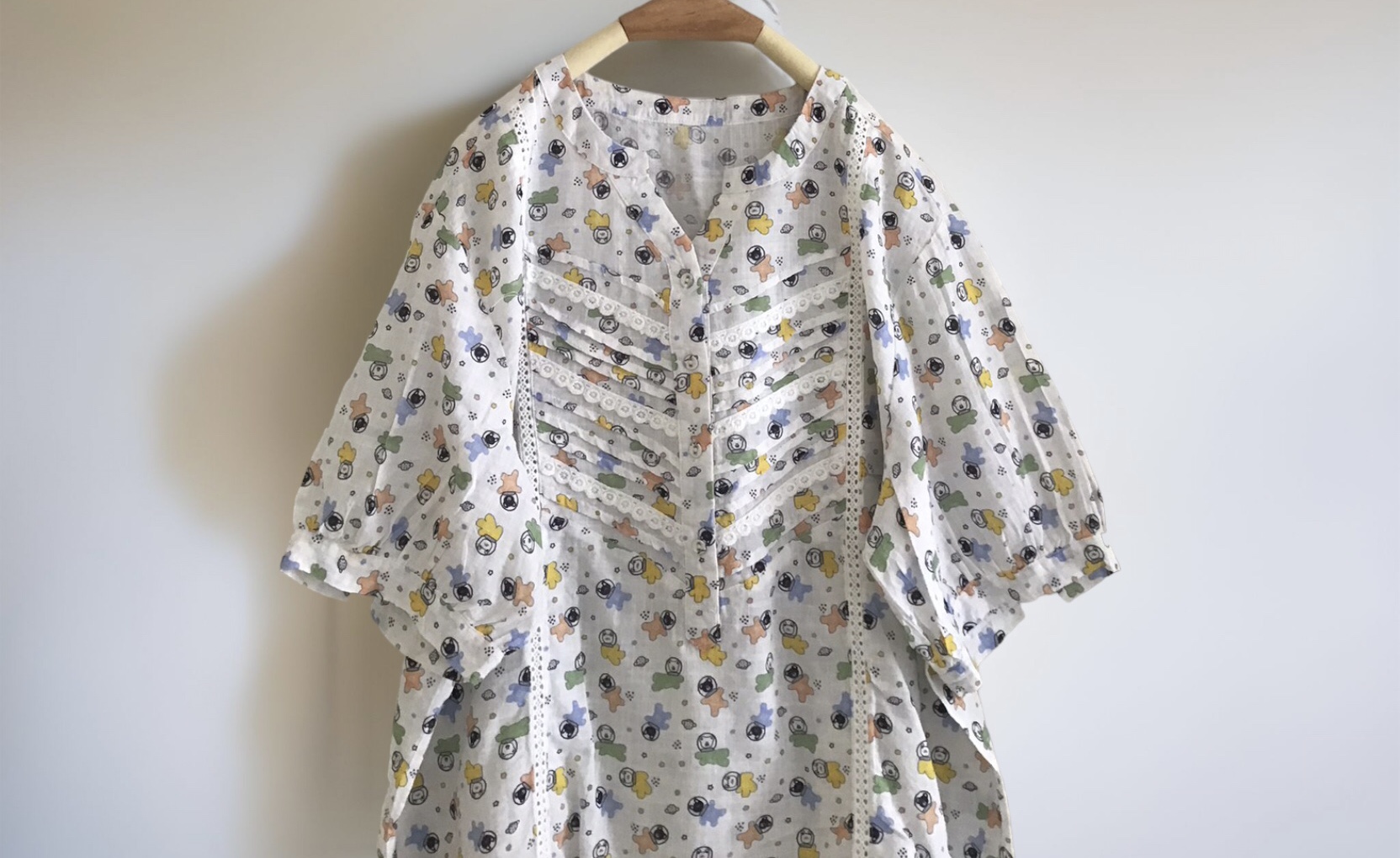 เสื้อผ้าฝ้ายแต่งลูกไม้