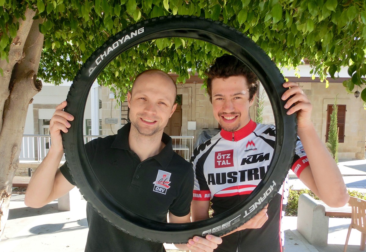 ยางนอกจักรยานเสือภูเขา CHAOYANG "HYDRA" 27.5x1.5 ขอบลวด (SHARK) H-5150 ,w113054(พัสดุธรรมดาหรือEMSเท่านั้น)