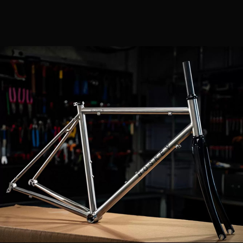 BOSKEY Shuttler Ti 2025 | จักรยานไทเทเนียม ชุดเกียร์ Shimano 105 R7000 ล้อคาร์บอน ยาง Continental Ultrasport