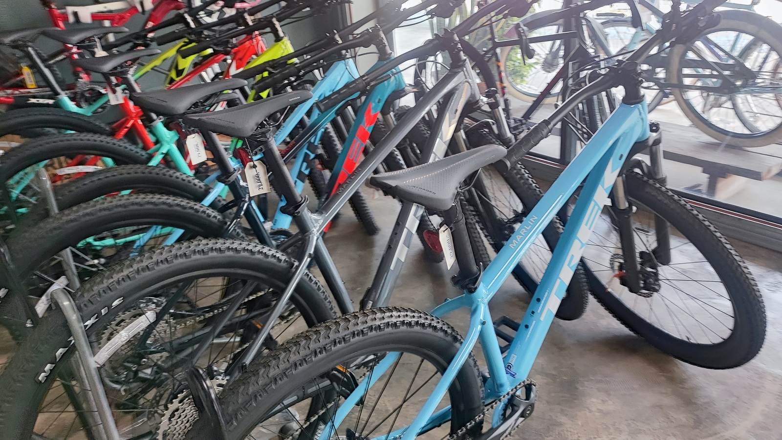 จักรยานเสือภูเขา TREK MARLIN 7 GEN 3 เฟรมอลู Shimano Deore 1*10-Speed Lockout Shock, MY2023