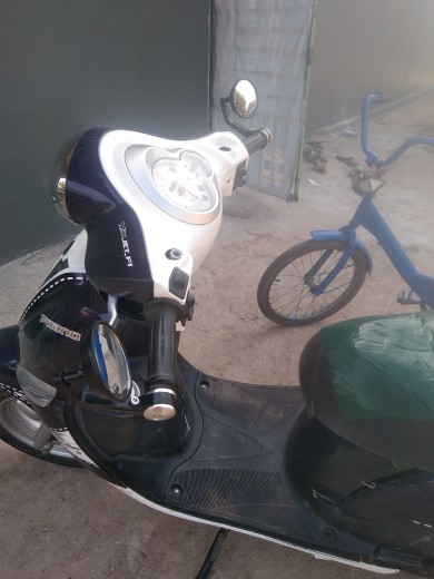 กระจกปลายแฮนด์ ทรงกลมมิเนียมทั้งชิ้น (ใส่ได้ทุกรุ่น) กระจกสีใสไม่หลอกตา+น็อต