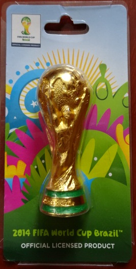 โมเดลถ้วยรางวัลฟุตบอล การแข่งขันฟุตบอลโลก - FIFA WORLD CUP 3D TROPHY, บราซิล 2014 ใหม่ / WORLD CUP International Football Tournament Football Trophy Model - FIFA WORLD CUP 3D TROPHY, BRAZIL 2014 NEW