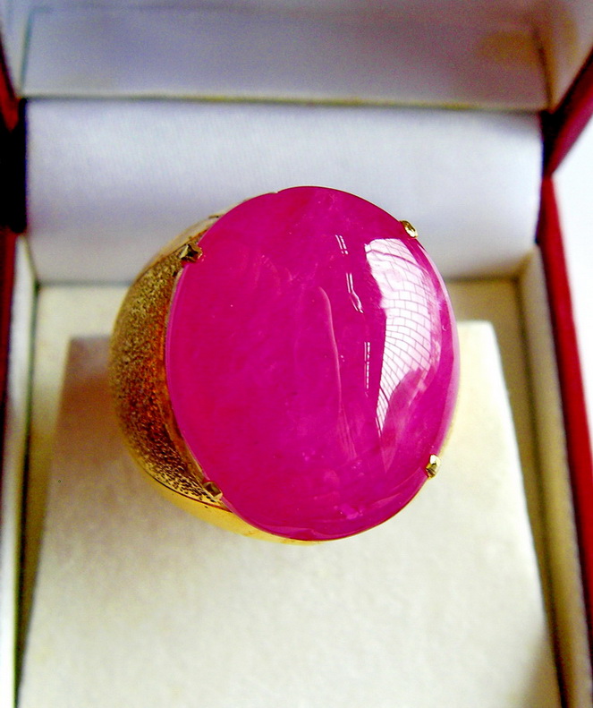 ทับทิมพม่า 產自緬甸的天然紅寶石 Natural rubies from Myanmar น้ำหนัก 22.108 ct.