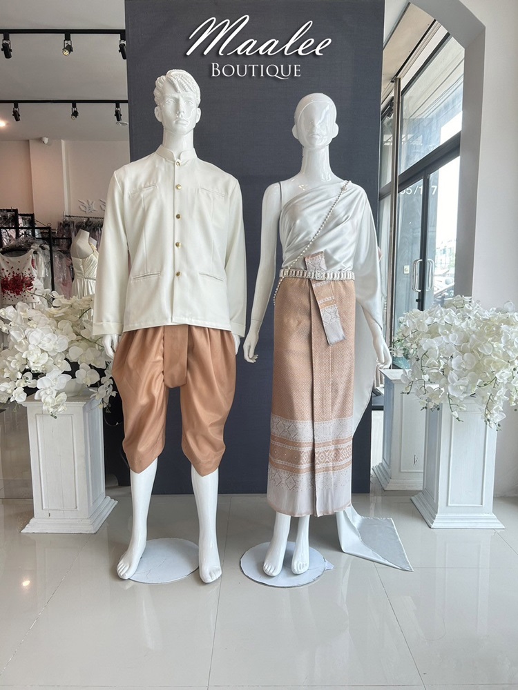 เช่า ชุดไทย ชุดเพื่อนเจ้าสาว ชุดไทยผ้าถุงสีเทาชาเงิน สไบสีเทาเงิน