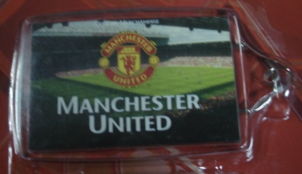 พวงกุญแจ ฟุตบอล สโมสรแมนเชสเตอร์ ยูไนเต็ด - โรงละครแห่งความฝัน ใหม่ / MANCHESTER UNITED Football Club Key Ring - THEATRE of DREAMS NEW