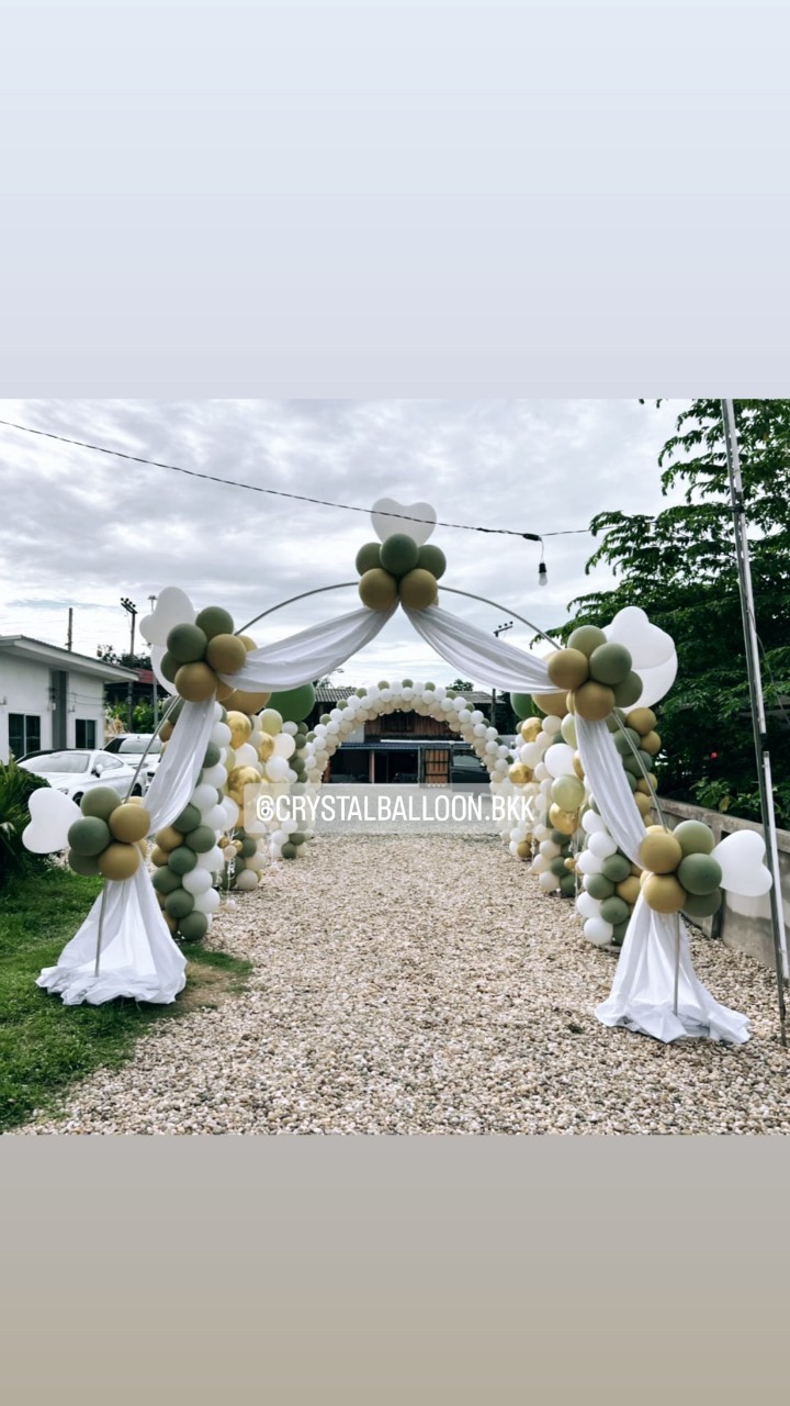 Organic Backdrop ซุ้มงานแต่ง Theme เขียว-ทอง ขนาด 2 เมตร พร้อมตกแต่ง (ราคายังไม่รวมเสา) สามารถเปลี่ยนสีลูกโป่งได้
