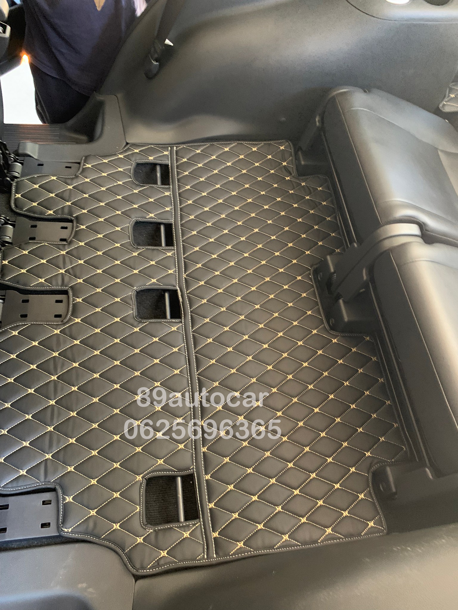 พรมปูพื้นรถยนต์ Mitsubishi Pajerosport 2022 ปูพรม7D สีดำด้ายทอง + ไวนิลสีแดง เข้ารูป