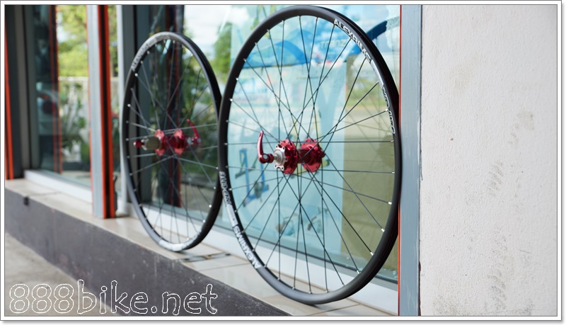 ชุดล้อสำเร็จรูป ล้อเสือภูเขา Novatec Bearing+Alex (26 หรือ 27.5)
