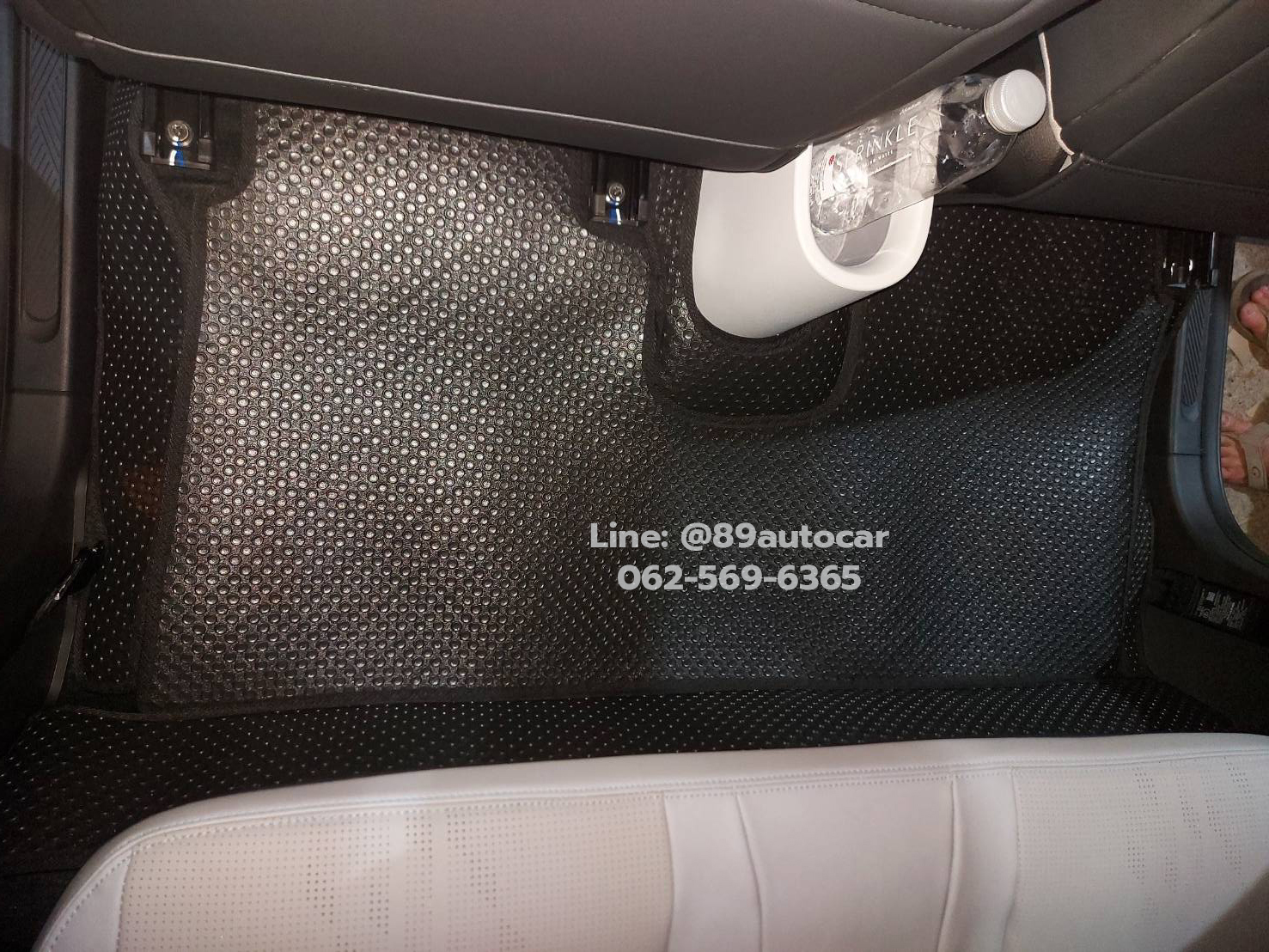 พรมปูพื้นรถยนต์ Wuling Air EV ปูกระดุมเล็กสีดำขอบดำ