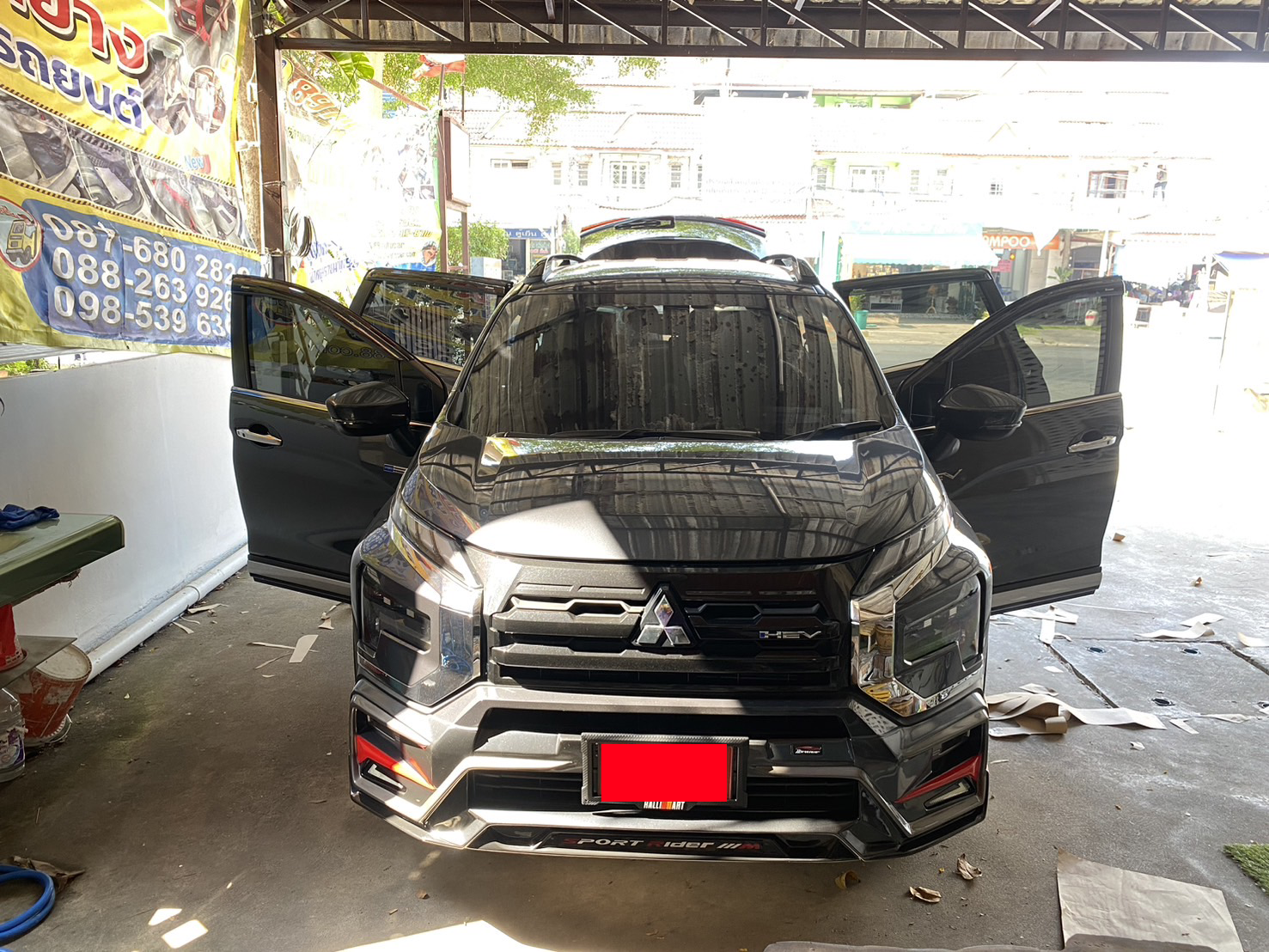 พรมรถยนต์ Mitsubishi Xpander HEV 2024 ปูพรม6D สีดำด้ายน้ำเงิน เต็มคัน