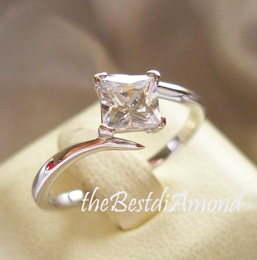 BR030RD แหวนเพชรCZ สี่เหลี่ยม(Emerald Cut) เก๋ เท่ เรียบ หรู ดูดี