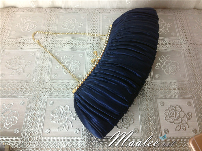 พร้อมส่ง Evening Clutch กระเป๋าออกงาน ผ้าซาตินอัดพลีท แต่งคริสตัลหรู พร้อมสายโซ่สะพาย สั้น/ยาว (เลือกแบบด้านล่าง)