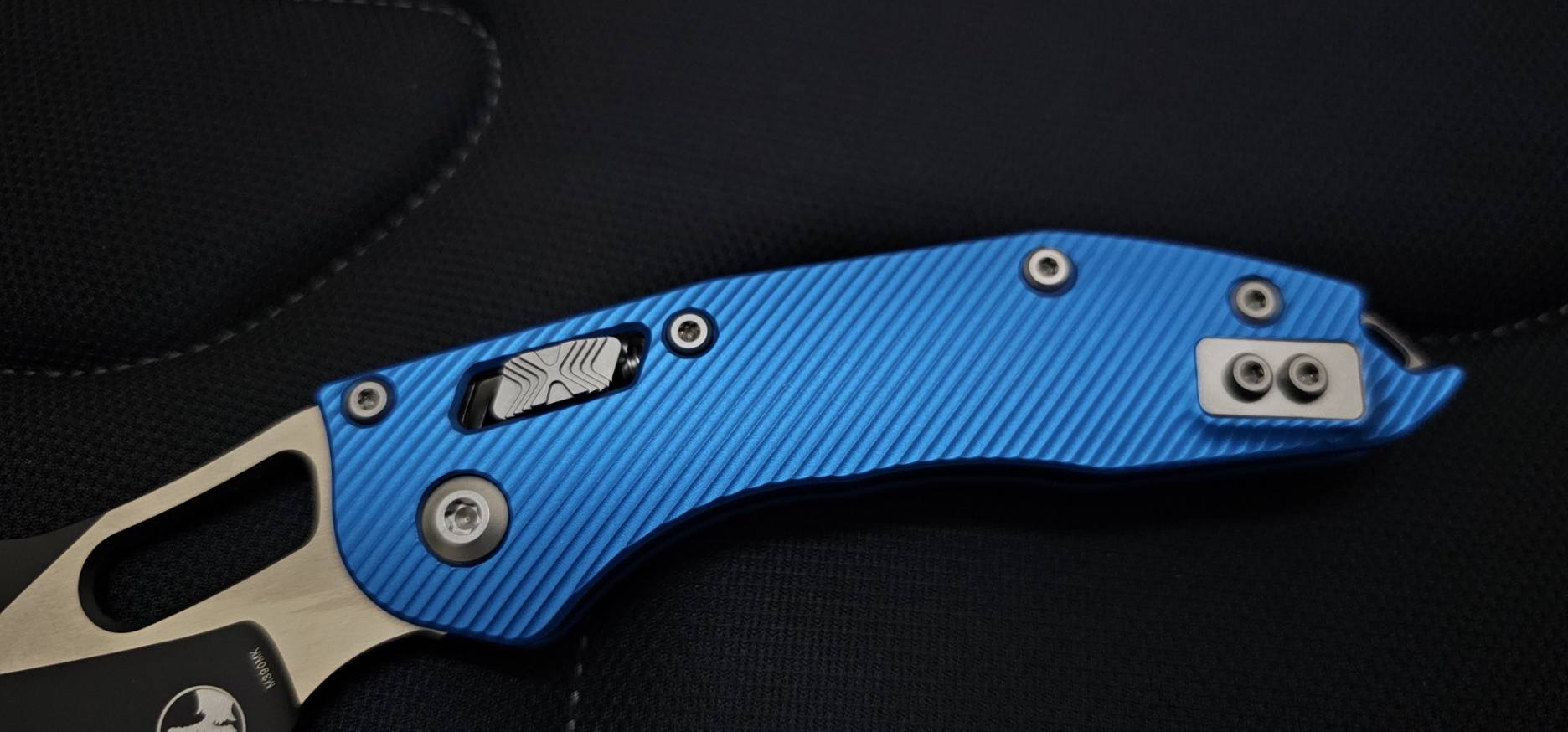 Microtech Knives Manual Stitch RAM LOK Fluted Aluminum Blue Standard & Black M390MK