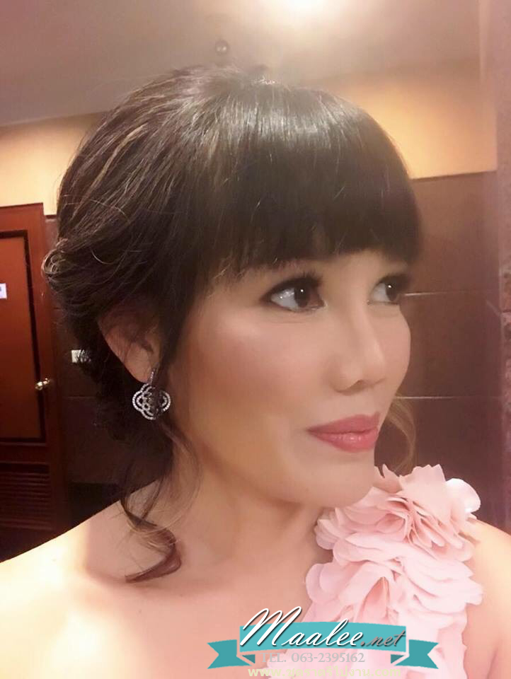 พร้อมเช่า ชุดราตรียาว ไหล่เดียว ผ้าชีฟองคาดเพชรที่เอว แต่งดอกสวย สีชมพูอ่อน