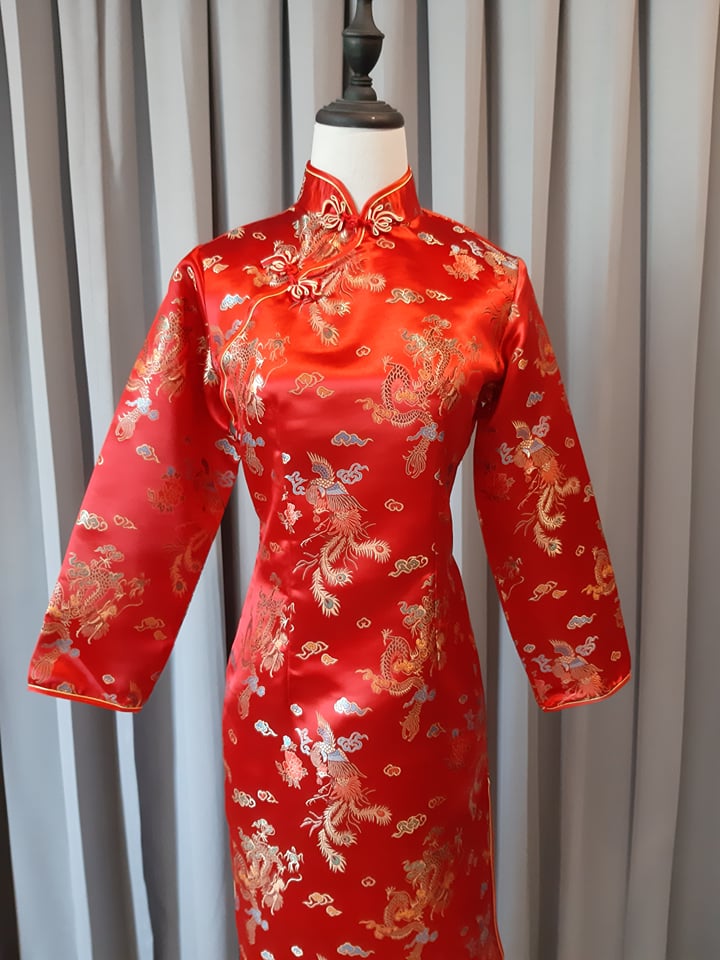 Preorder กี่เพ้า ผ้าไหมจีน สีแดง แขนยาว ลายมังกร ตัดเย็บอย่างดี