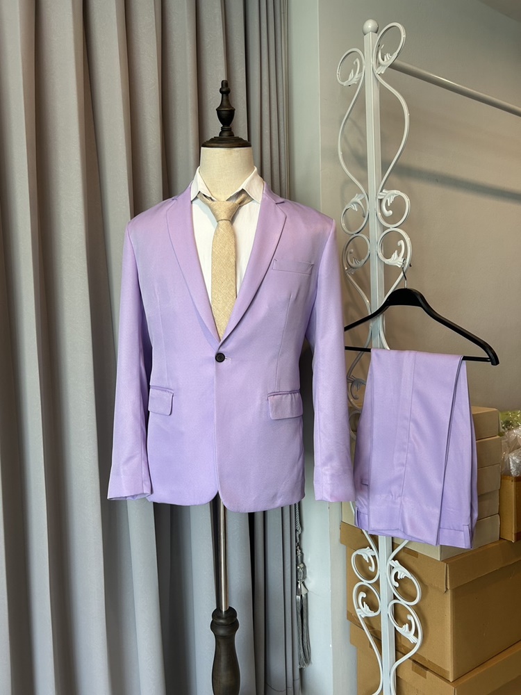 พร้อมเช่า ชุดสูทชาย สีม่วงพาสเทล สไตล์เกาหลี (ไม่มีเสื้อกั๊ก)