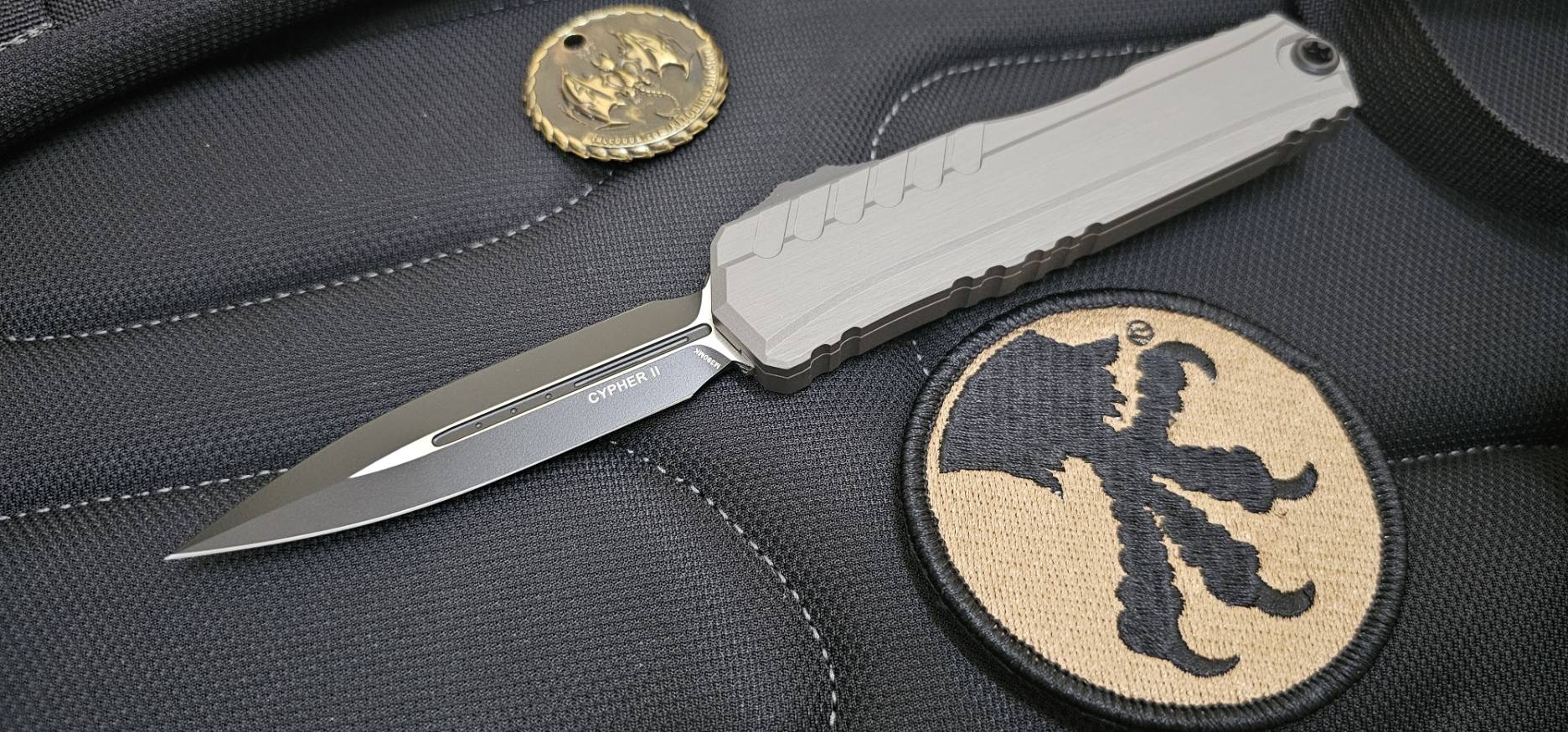 Microtech Cypher II D/E - Natural Clear Handle - Black Blade