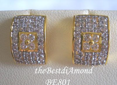 หมด++BE801++ ต่างหูหรูหรามากๆๆ++ ฝังแบบจิกไข่ปลา งานดีมากๆๆๆ เหมือนของจริงสุดๆ หรูหราแพรวพราว ขนาดไม่ใหญ่มาก เป็นรูปสี่เหลี่ยมผืนผ้า ขนาด 0.9*1.5 cm