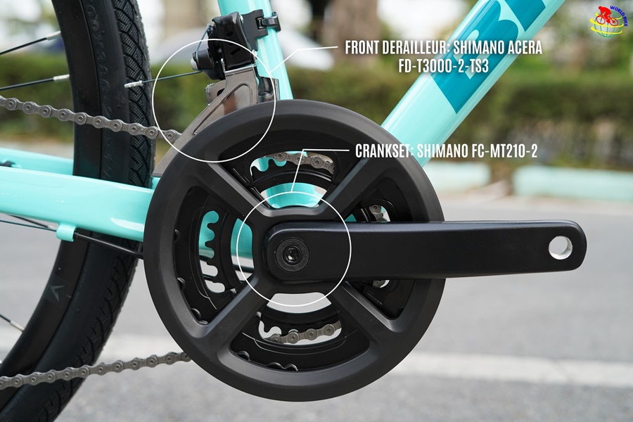 Hybrid bicycle BIANCHI C-SPORT 3 ALU DISC CAMALEONTE HYBRID Shimano Alivio 2X9 speed 700C