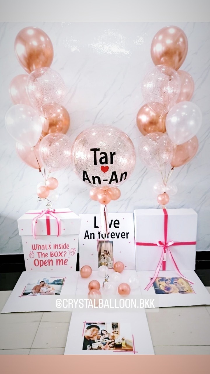 Surprise Box กล่องเซอร์ไพรส์แฟน Bubble 24'' Theme สีโรสโกลด์ พร้อมตกเเต่ง ช่อลูกโป่ง 7 ลูก 2 ช่อ,สามารถใส่รูปได้ 4 ใบ สามารถเปลี่ยนสีลูกโป่ง/เปลี่ยนข้อความได้