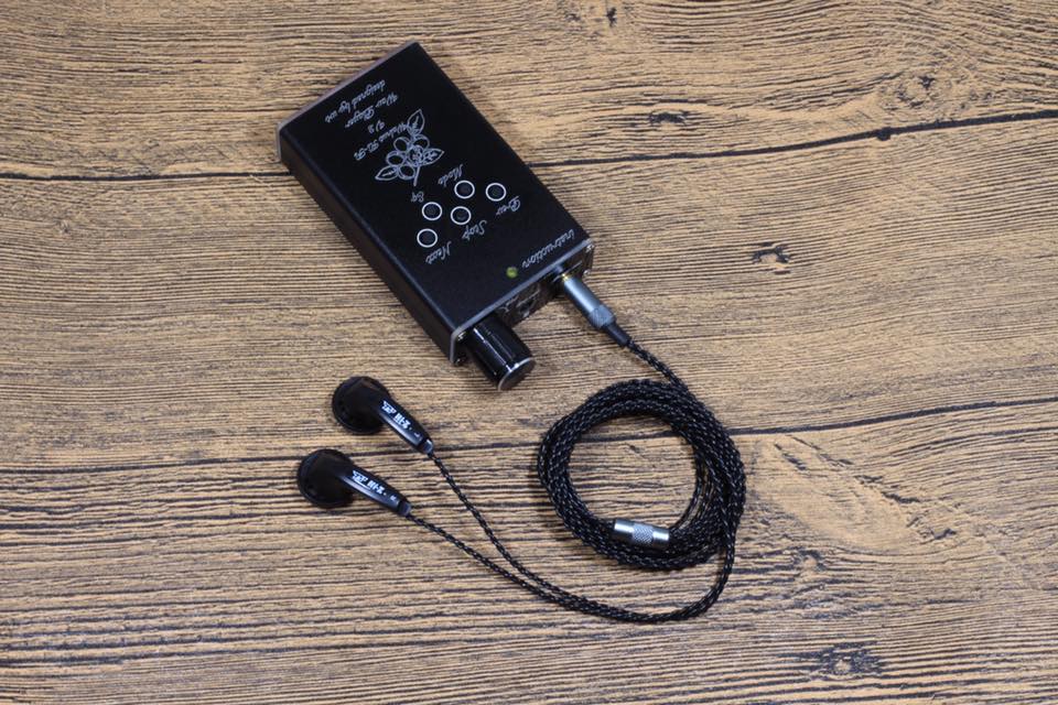 ขาย Walnut V2s เครื่องเล่นเพลงพกพาระดับ Budgetมี Dacในตัว รองรับ MP3 Lossless Flac APE