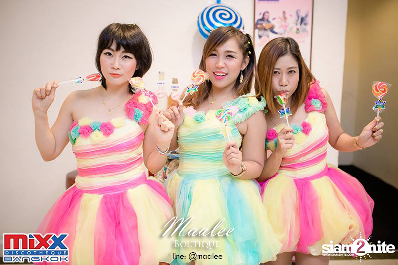 พร้อมเช่า ชุดแฟนซี เช่า 500 ชุดราตรีสั้น ลายทาง สีลูกกวาด แต่งดอกไม้