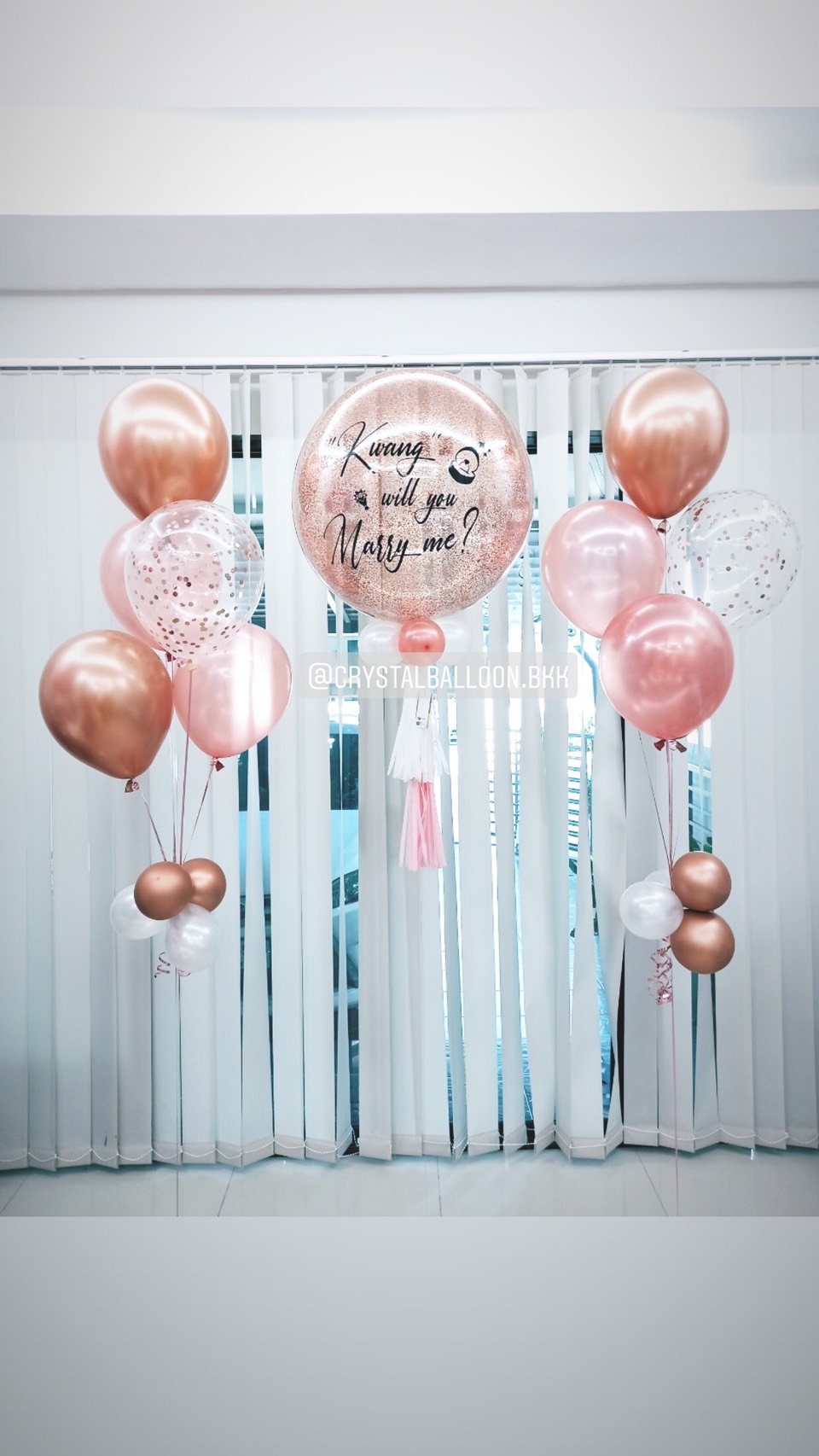 ลูกโป่ง Will You Marry Me? สียอดนิยม Bubble ขนาด 24" พร้อมตกแต่ง ช่อลูกโป่ง 5 ลูก 2 ช่อ สามารถเปลี่ยนสีลูกโป่ง/เปลี่ยนข้อความ/เปลี่ยนขนาดได้