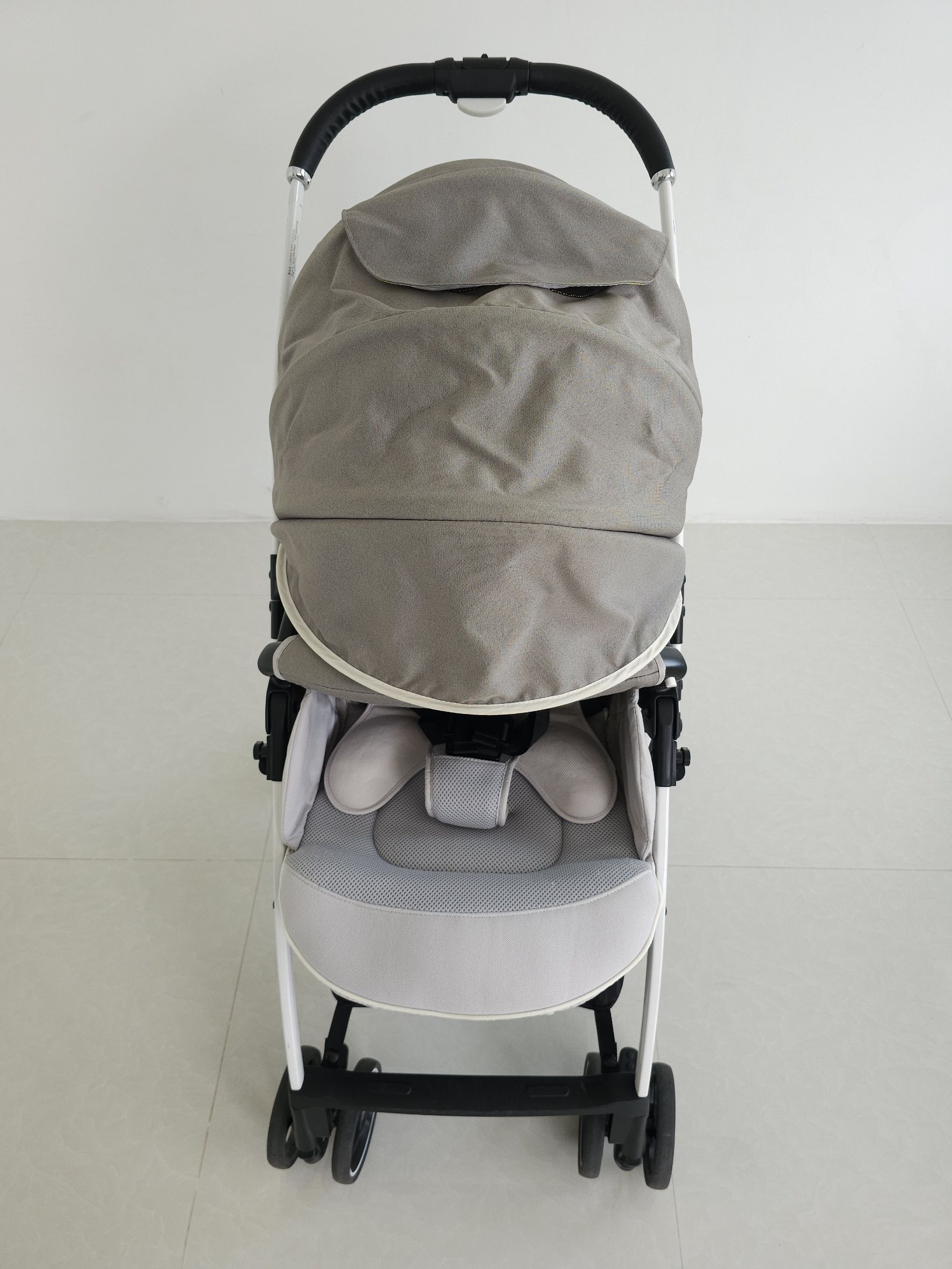 Aprica Luxuna Sofa Cushion สีเทา